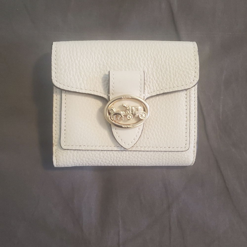 Coach NWT Georgie small wallet/chalk